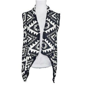 NWT A Knitch Above Sleeveless Cardigan Vest Size M / Medium